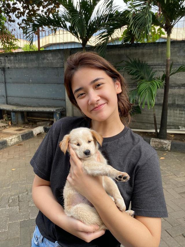 7 Pesona Nadya Arina, Pemeran Catherine di Sinetron Ikatan Cinta