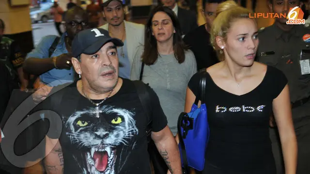 maradona-pacar-130629a.jpg
