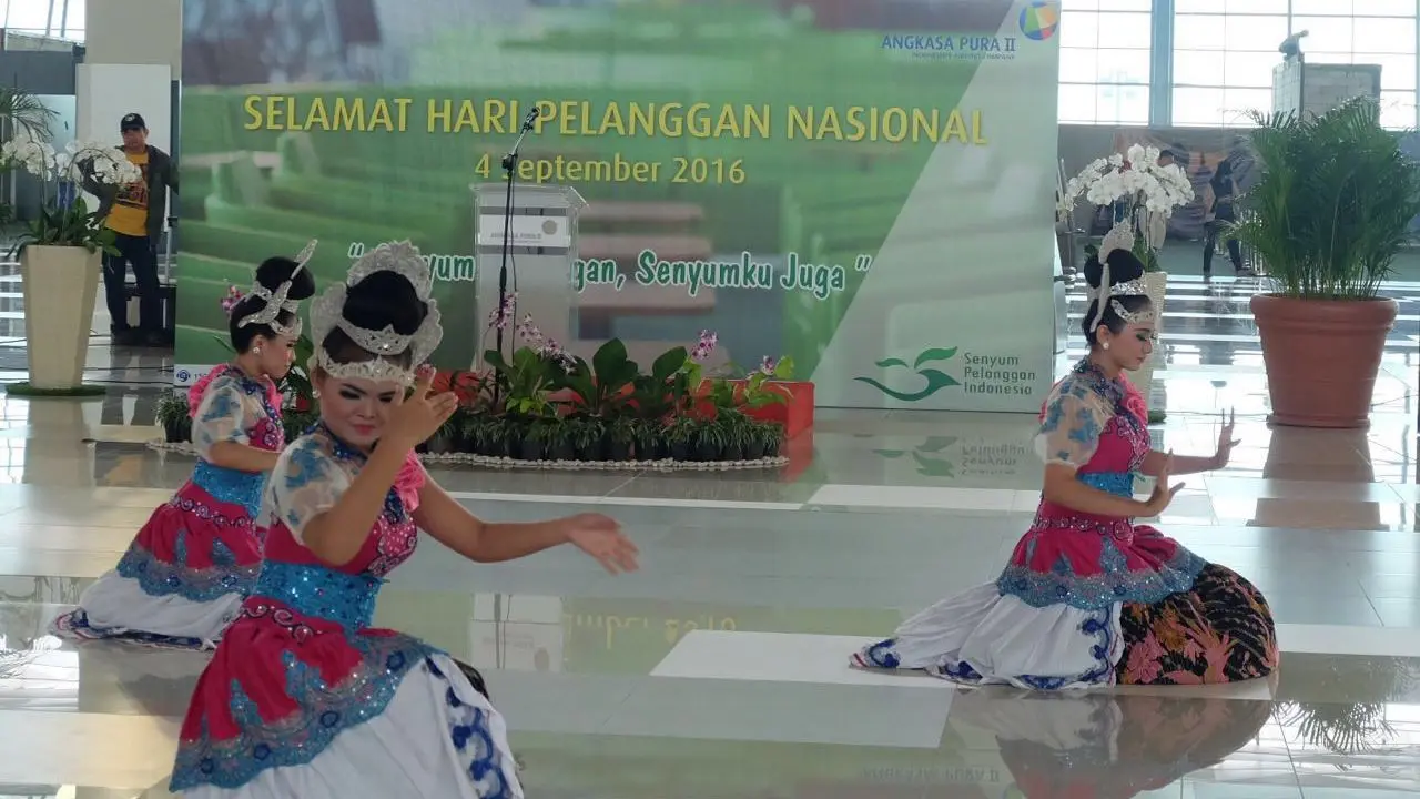 Bandara Soekarno Hatta manjakan pengguna jasa di Hari Pelanggan Nasional.