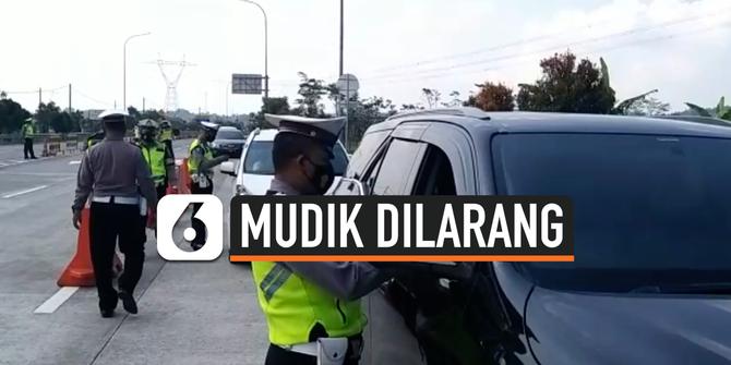VIDEO: Tak Usah Mudik, Kendaraan Keluar di Tol Salatiga Diperiksa Petugas