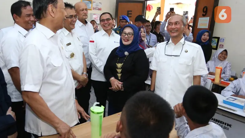 Suasana Makan Bergizi Gratis di Cilegon. (Istimewa).