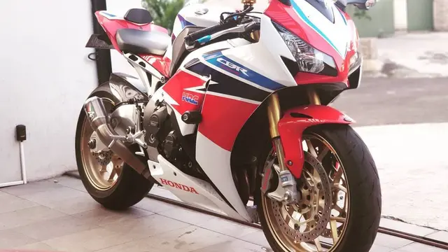 Kasus Mobil Tabrak Motor Sport. (Sumber: Instagram/dimas_prasetyahani)