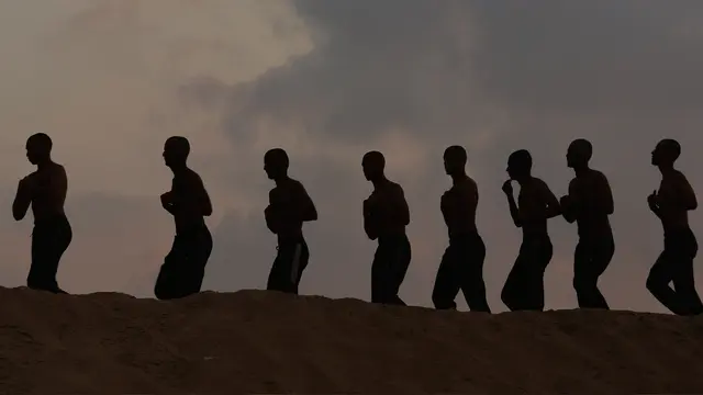 Pelatihan Militer di Sekolah Hamas