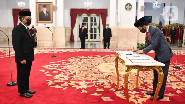 Jokowi Lantik Komisioner KPU Pengganti Wahyu Setiawan dan Kepala BP2MI