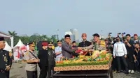Suasana upacara peringatan Hari Ulang Tahun (HUT) DKI Jakarta ke-496 pun dihelat di Lapangan Silang Monas Sisi Selatan. (Winda Nelfira/Liputan6.com)