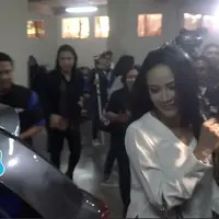 Reaksi Vanessa Angel saat ditanya kabar gagalnya pernikahan dengan Didi Mahardika.