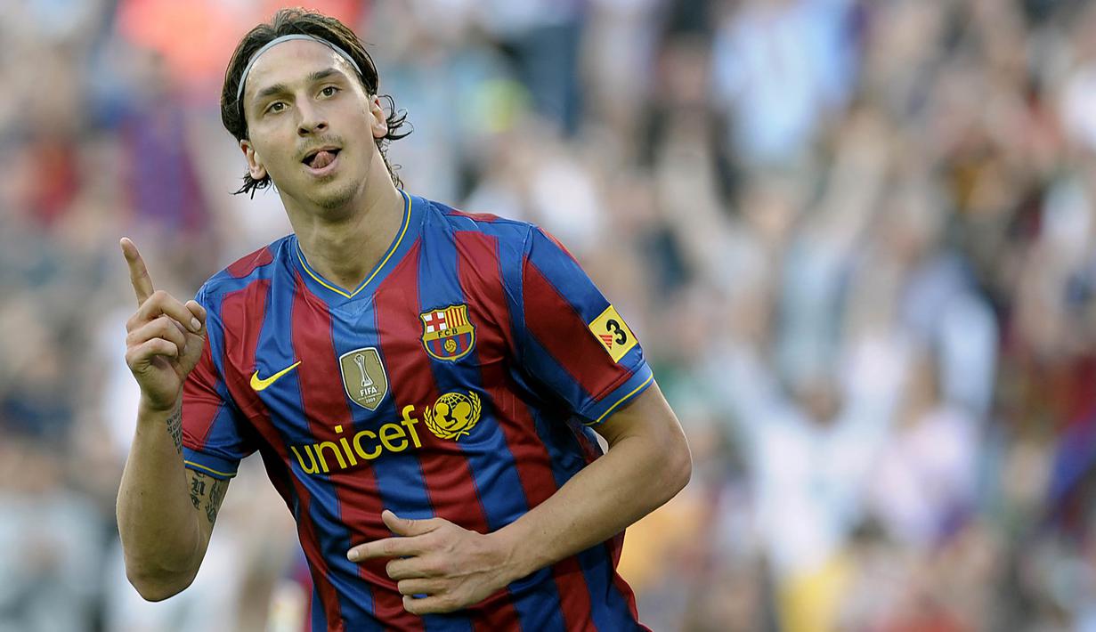 2. Zlatan Ibrahimovic - Meski mampu mencetak 22 gol dalam 46 laga bomber Swedia ini tetap disingkirkan oleh Pep Guardiola. Lepas dari Barca dirinya mampu meraih 17 trophy, mulai dari gelar Serie A hingga Liga Europa. (AFP/Lluis Gene)