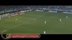 Jose Paolo Guerrero striker Peru berhasil mencetak hattrick bagi Peru saat melawan Bolivia di perempat final Copa America 2015.