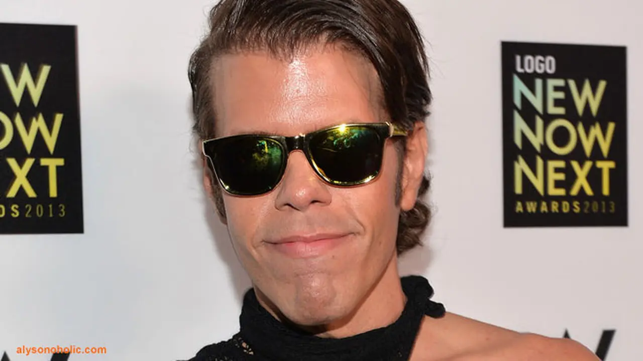 perez-hilton-130827c.jpg
