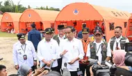 Presiden Joko Widodo atau Jokowi saat meninjau lokasi banjir lahar dingin di Nagari Bukik Batabuah, Kabupaten Agam, Sumatera Barat, Selasa (21/5/2024). (Liputan6.com/Lizsa Egeham)