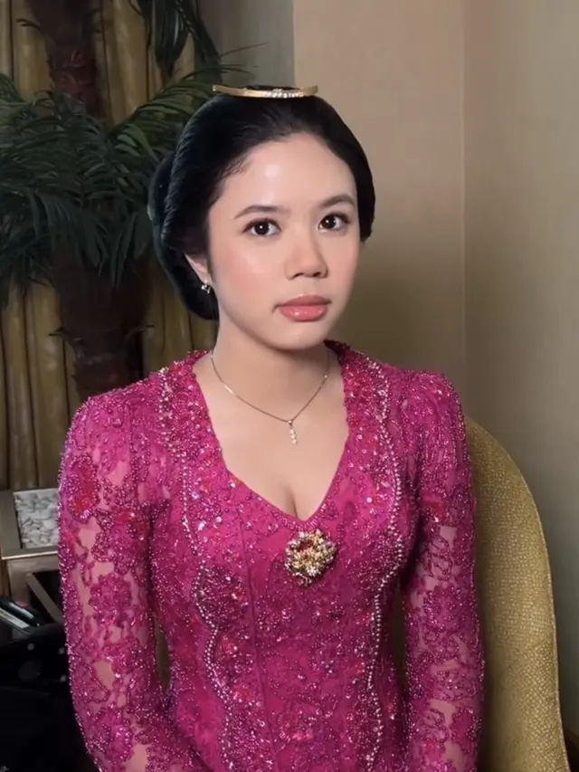 Tiara Serta Safeea di Acara Ngunduh Mantu Al Ghazali dan Alyssa Daguise.