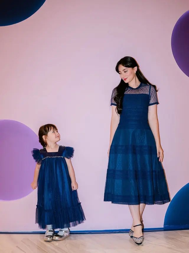 6 Potret Asmirandah Bareng Chloe di Berbagai Acara, Mulai dari Hadiri Launching Produk Sampai Ultah