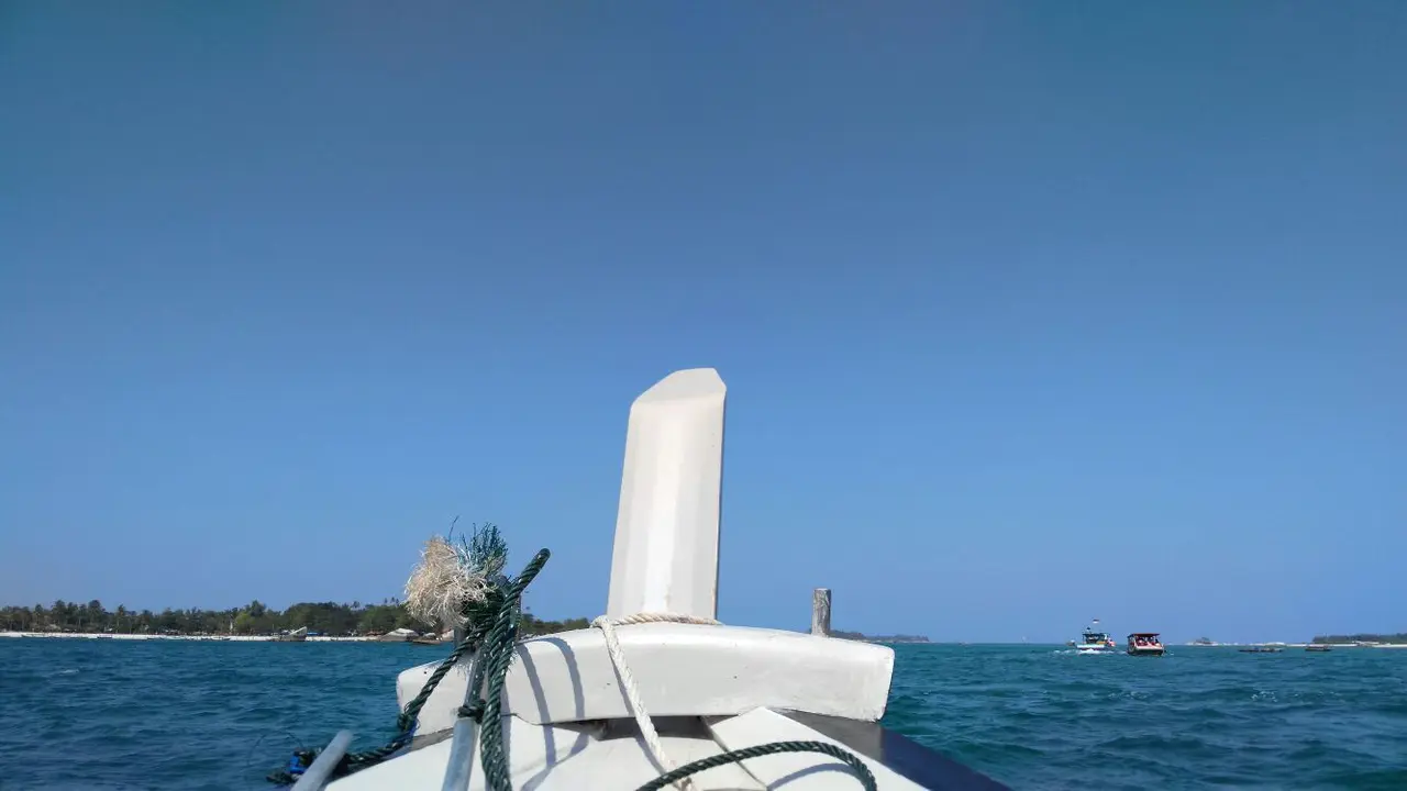 Mengintip Pesona Belitung dari Lensa Lenovo Vibe Shot 
