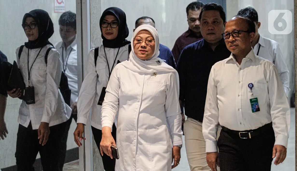 Menteri Ketenagakerjaan Ida Fauziyah tiba untuk mengikuti rapat kerja dengan Komisi IX DPR. (Liputan6.com/Faizal Fanani)