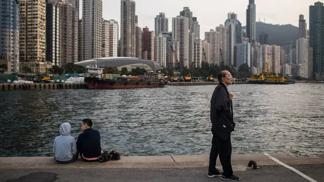 Menikmati Suasana Dermaga Pelabuhan Victoria di Hong Kong