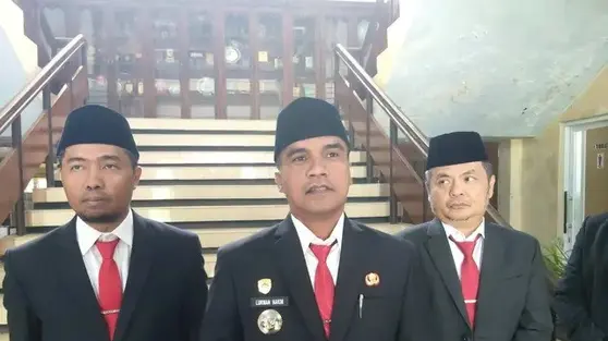 Sambut Prabowo di Bangkalan, Dagangan PKL Diborong Pemkab dan Dibagikan Gratis ke Warga