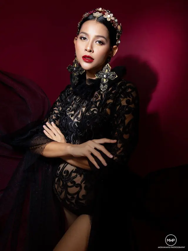 Potret Maternity Shoot Bunga Jelitha (Sumber: Instagram/mozawahyu)