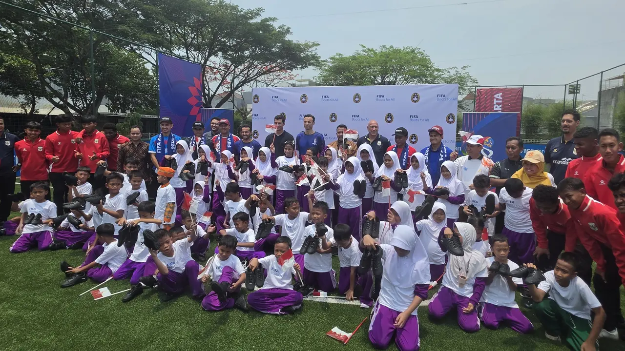 Pedro dan Berbatov melakukan kegiatan amal jelang final FIFA ASEAN Cup 2026