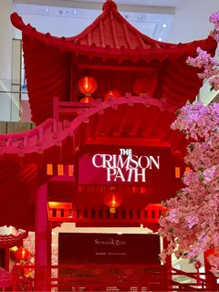 Perayaan Tahun Baru Imlek tak hanya identik dengan warna merah dan barongsai, tetapi juga sarat makna tentang perjalanan hidup, harapan, dan pembaruan. (Foto: Dok. Senayan City-The Crimson Path).