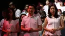 Karyawan EMTEK Group beragama Nasrani menghadiri Perayaan Natal Persekutuan Doa SCTB - Emtek Group 2019 di Studio 6 Emtek City, Jakarta, Kamis (19/12/2019). Acara yang juga diisi Agnez Mo Christmas Concert – The Greatest Love ini akan disiarkan pada 24 Desember di SCTV. (Liputan6.com/Johan Tallo)