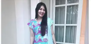Gantung kan cita-cita mu setinggi langit, pepatah itu mungkin diresapi benar oleh Via Valen, selain itu sang dewi fortuna juga sepertinya sedang berpihak kepadanya.  Sebelum tenar seperti sekarang, Via Valen adalah penyanyi dangdut yang tampil di pan...