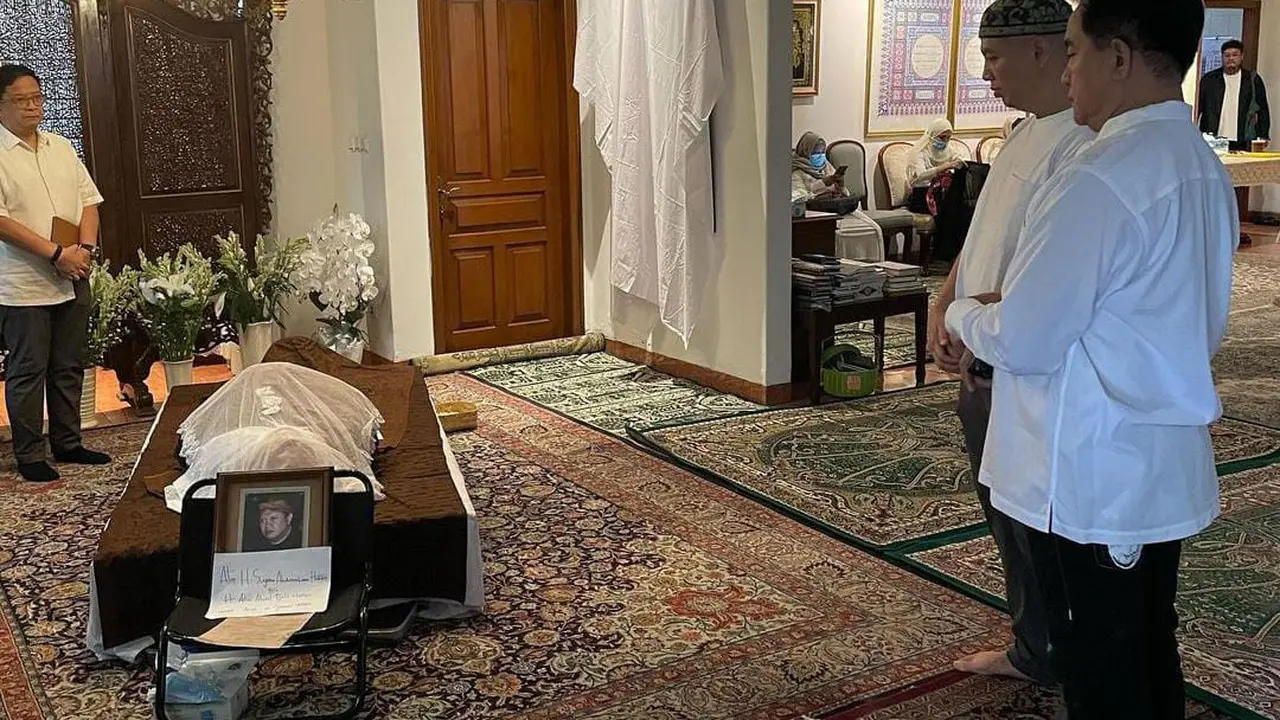 Adik dari Alm BJ Habibie, Suyatim Abdurachman Habibie atau biasa disapa Timmy Habibie meninggal dunia, Minggu (21/1/2024) pukul 16.45 WIB