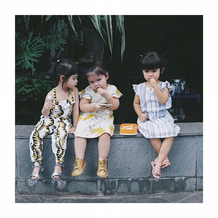 Momong anak sembali berkumpul bersama teman. (ixora_peanut/Instagram)