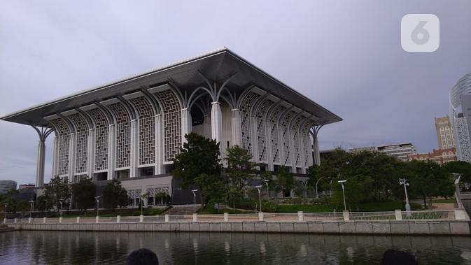 <p>Masjid Tuanku Zainal Abidin di Putrajaya. Dok: Tommy Kurnia/Liputan6.com</p>