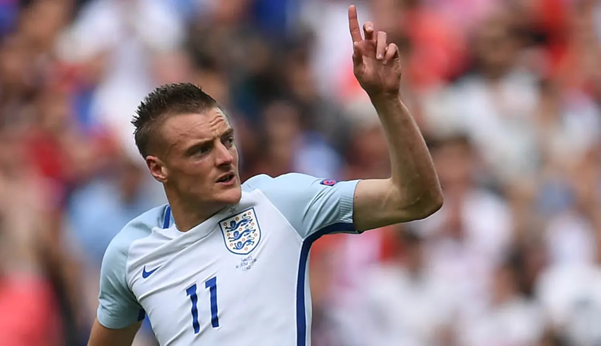 3. Jamie Vardy, guna mendapatkan bomber Leicester ini, Arsenal sudah menyiapkan dana sebesar 25 juta poundsterling. Namun menurut, Gianluca Di Marzio, The Foxes hanya akan melepas bintangnya itu seharga 38 juta poundsterling. (AFP/Paul Ellis) 
