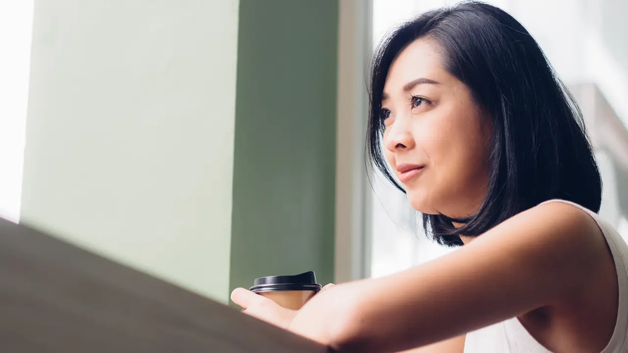 perempuan dan oktober sulung