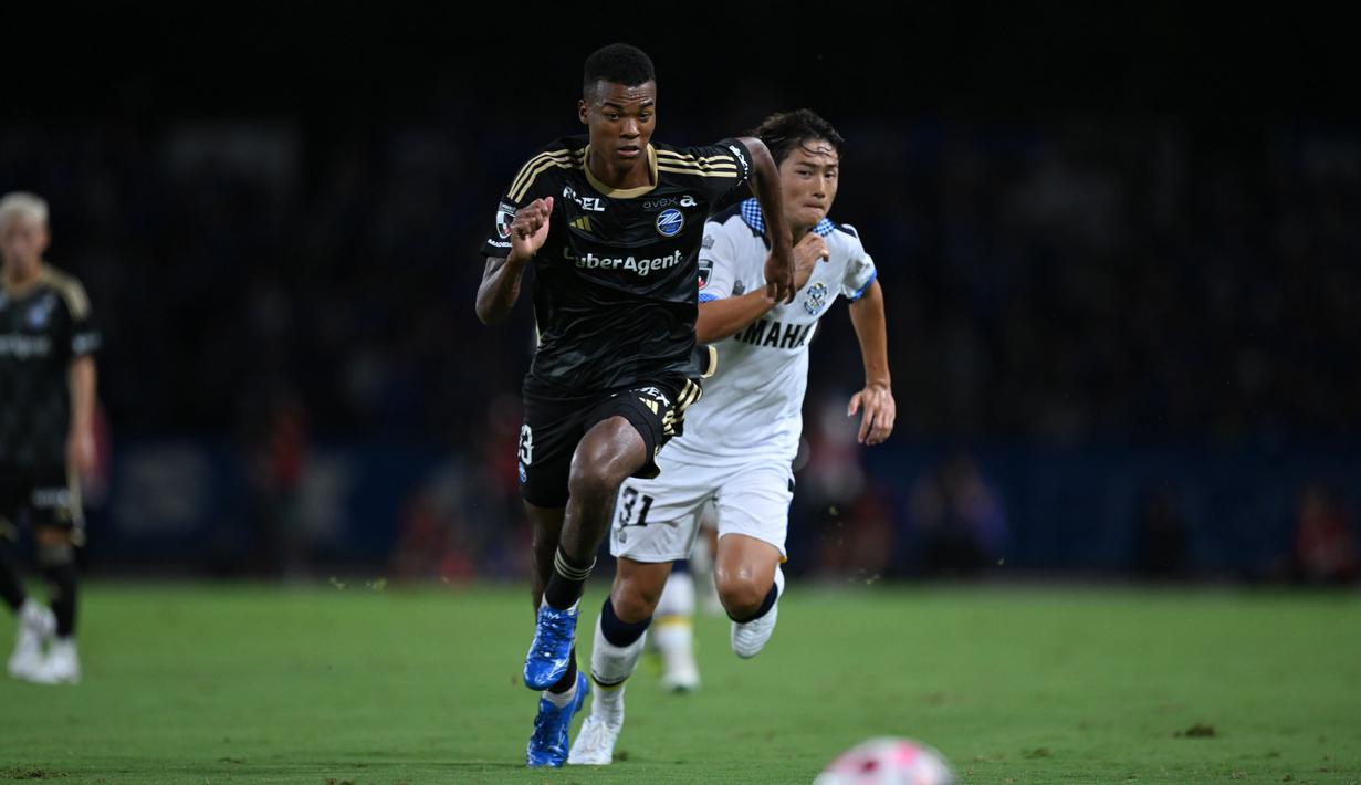 Jika diturunkan oleh pelatih Hajime Moriyasu dalam laga uji coba menghadapi China atau Bahrain, maka Henry Heroki Mochizuki akan melakukan debutnya bersama Timnas Jepang. Seperti apa laga debutnya? Kita tunggu saja! (J.LEAGUE)