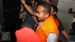 Samsu Umar Abdul Samiun diperiksa dalam kasus dugaan suap Rp 1 miliar kepada mantan Ketua Mahkamah Konstitusi Akil Mochtar, untuk pengurusan sengketa Pilkada Buton di MK pada 2012, Jakarta, Jumat (24/2). (Liputan6.com/Helmi Afandi)