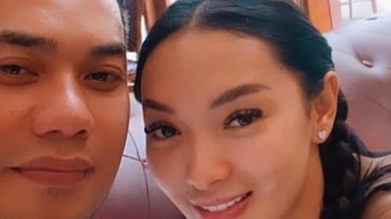 5 Momen Zaskia Gotik Jalani Ramadhan Bersama Suami, Ngaji Bareng