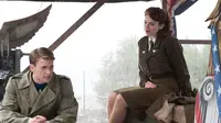 Hayley Atwell menyatakan bahwa Captain America dan Agent Carter pernah menyempurnakan kisah cinta mereka dengan bercinta.