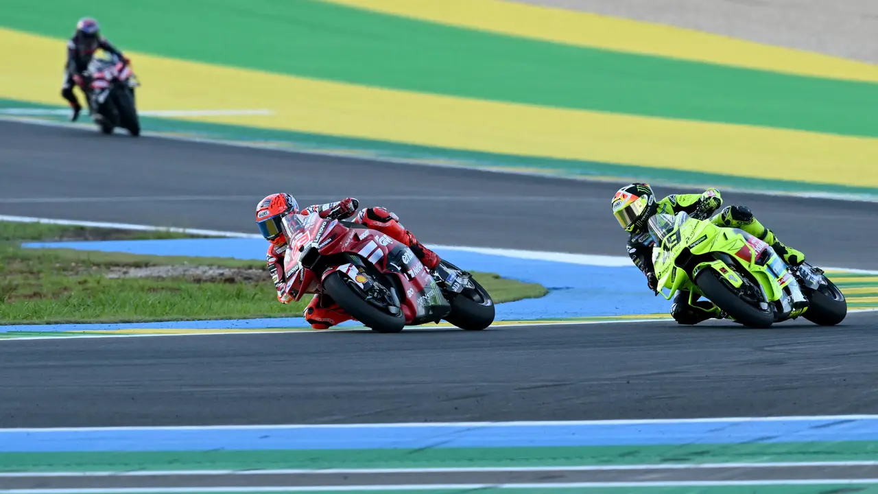 Marc Marquez berduel dengan Digia di Sprint Race MotoGP Brasil 2026