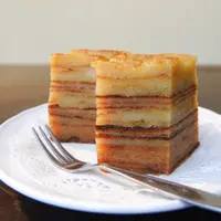 ilustrasi kue engkak ketan/copyright by Iin Sidharta (Shuttersock)