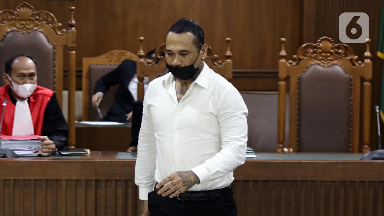 FOTO: Kasus Pengancaman, Jerinx SID Divonis Satu Tahun Penjara dan Denda Rp 25 juta