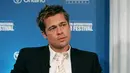 Tidak hanya perayaan Natal, sebelumnya Brad Pitt juga merasakan kesedihan saat dirinya berulang tahun ke-53 karena tidak bisa bertemu dan merayakan hari jadinya bersama buah hatinya.  (AFP/Bintang.com)