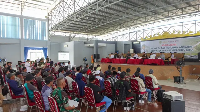 Badan Bank Tanah telah melakukan sosialisasi Reforma Agraria (RA) kepada masyarakat yang terdampak proyek pembangunan Bandara Very Very Important Person (VVIP) dan jalan tol di Penajam Paser Utara (PPU), Kalimantan Timur.