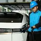 Kendaraan Bermotor Listrik Berbasis Baterai (KBLBB) atau EV.