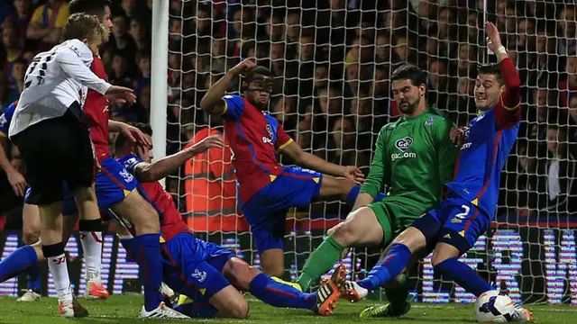 Liverpool Ditahan Imbang Palace