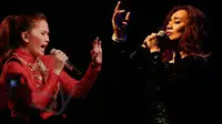 Nicky Astria dan Reza Artamevia Nostalgia di Atas Panggung