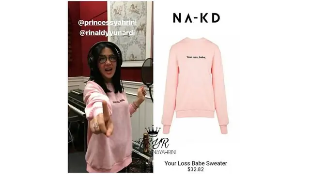 Kaus tebal berwarna merah muda milik Syahrini ini harganya ditaksir Rp 429 ribu.