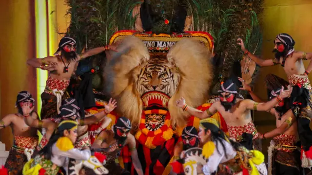 Membludak, Ribuan Penonton Padati Festival Nasional Reog Ponorogo Pecah dalam Gerebeg Suro 2025