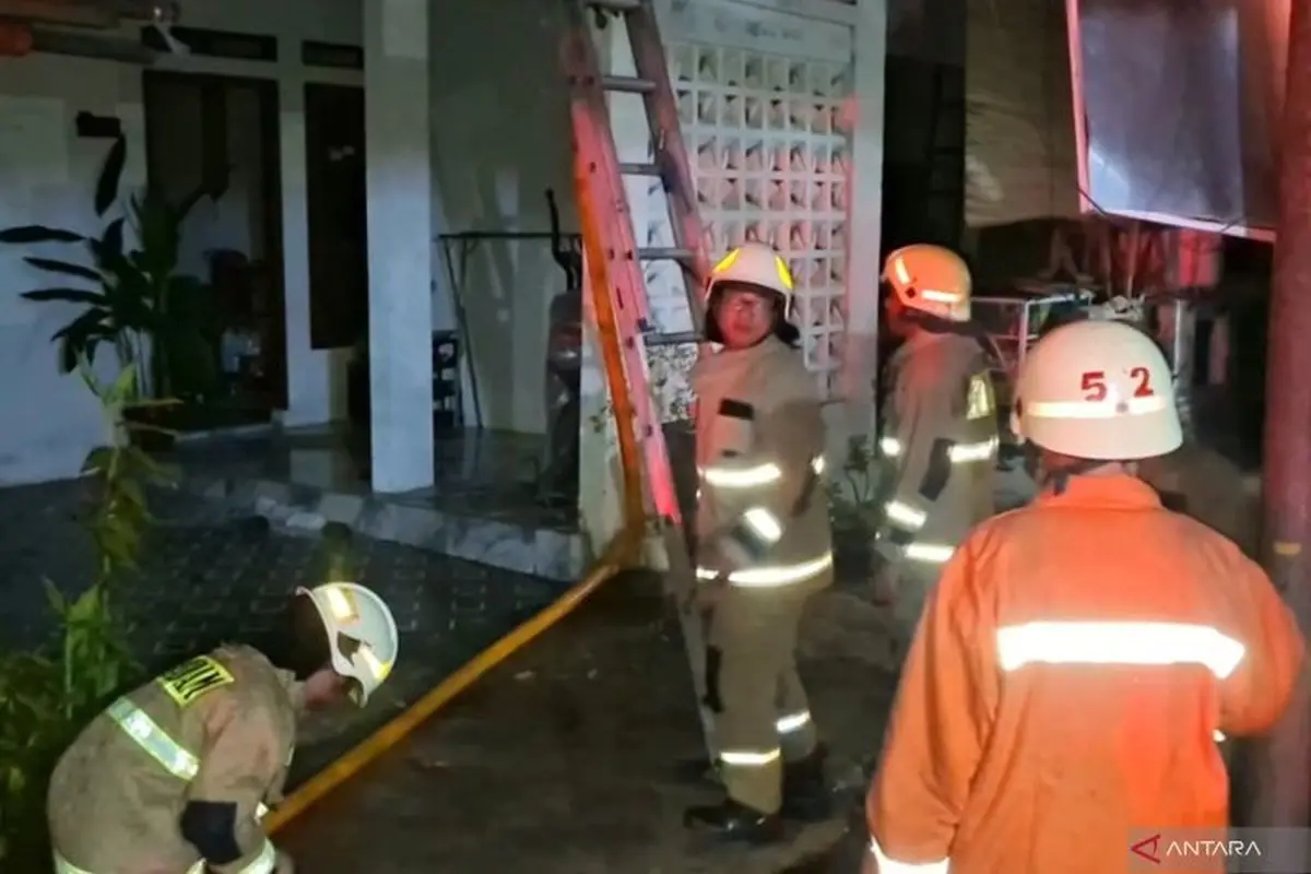 Kebakaran 3 Kontrakan di Cipayung, Diduga Akibat Kebocoran Gas