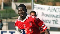 AS Monaco merupakan klub pertama dari George Weah saar memulai petualangan di Eropa. Striker asal Liberia itu didatangkan dari klub Kamerun, Tonerre Yaoundé, pada tahun 1988. (AFP/Staff)