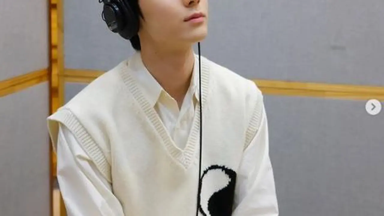Jelang Konser di Jakarta, Hwang Minhyun Ngidam Makan Nasi Goreng hingga Mi Goreng