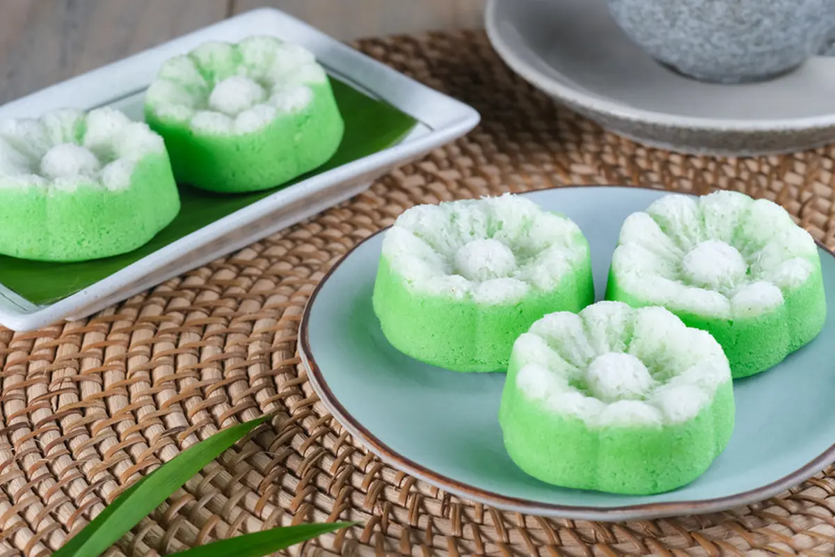 kue putu ayu