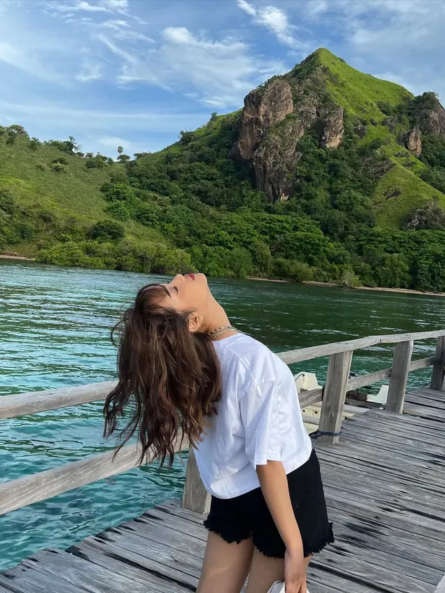 6 Potret Fuji di Labuan Bajo, Kerja Sekaligus Liburan