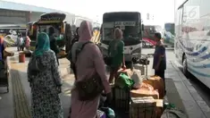 338 bus berangkat dari terminal Pulogebang ke berbagai kota di Jawa Barat dan Jawa Timur selama musim mudik 2018. Diperkirakan puncak mudik di terminal Pulogebang adalah H-3 sebelum Idul Fitri.
